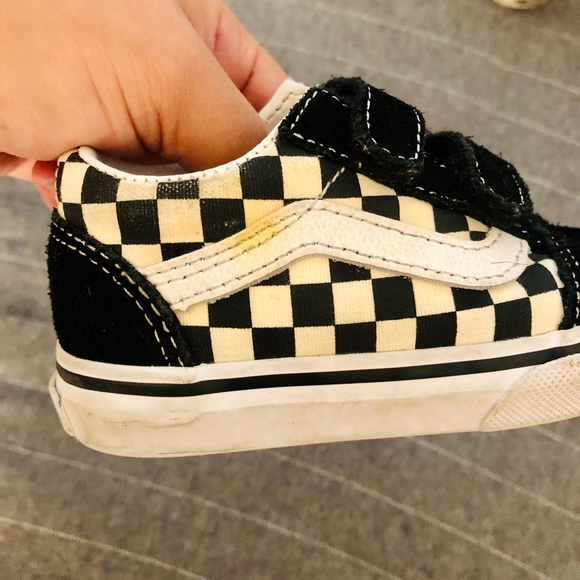 Classic checkered toddler Vans - Picture 2 of 4